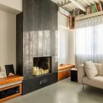 Moscova Elegance And Modern Design With Rooftop