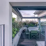 Moscova Elegance And Modern Design With Rooftop