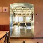 Moscova Elegance And Modern Design With Rooftop