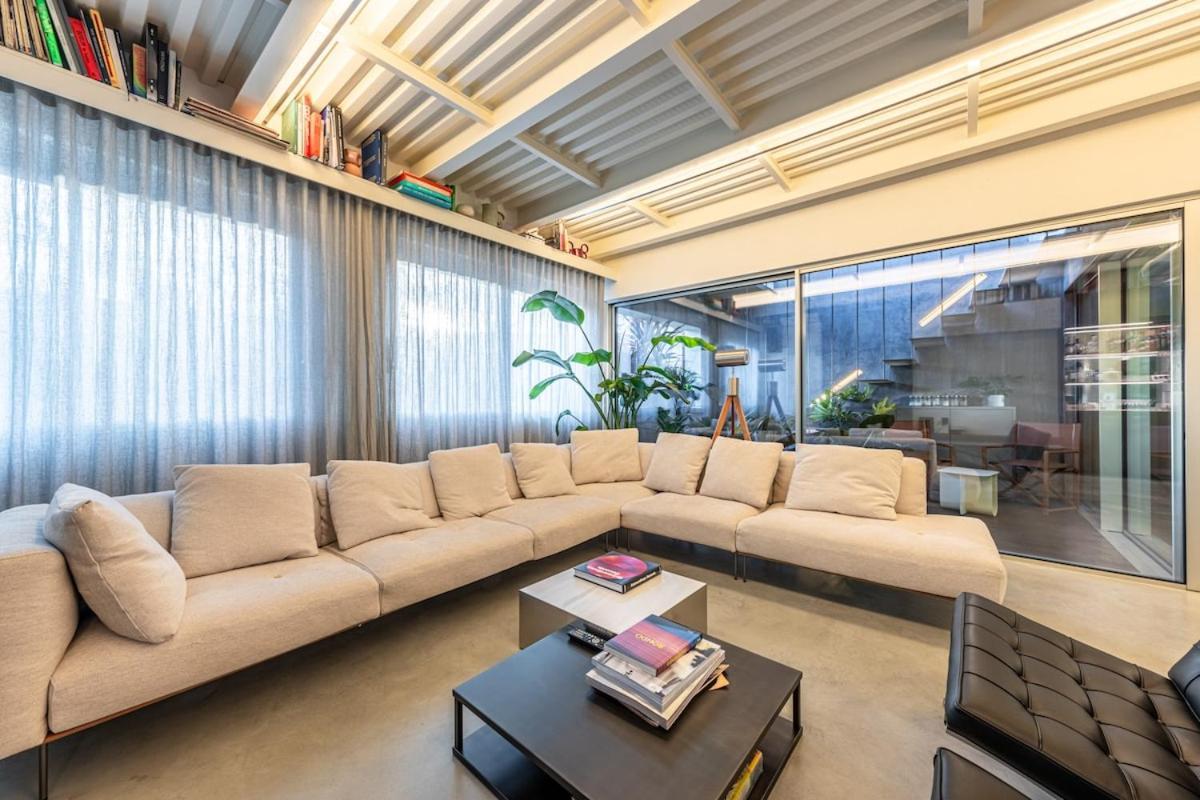 Moscova Elegance And Modern Design With Rooftop *